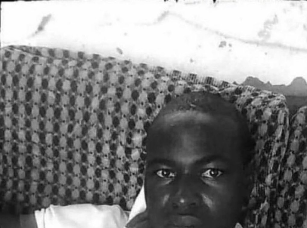 Üst komşumun playlistine aşığım 
1- ben sana yandım zühtü
2- Tokyo drift

Üçüncüyü merakla bekliyoruz.