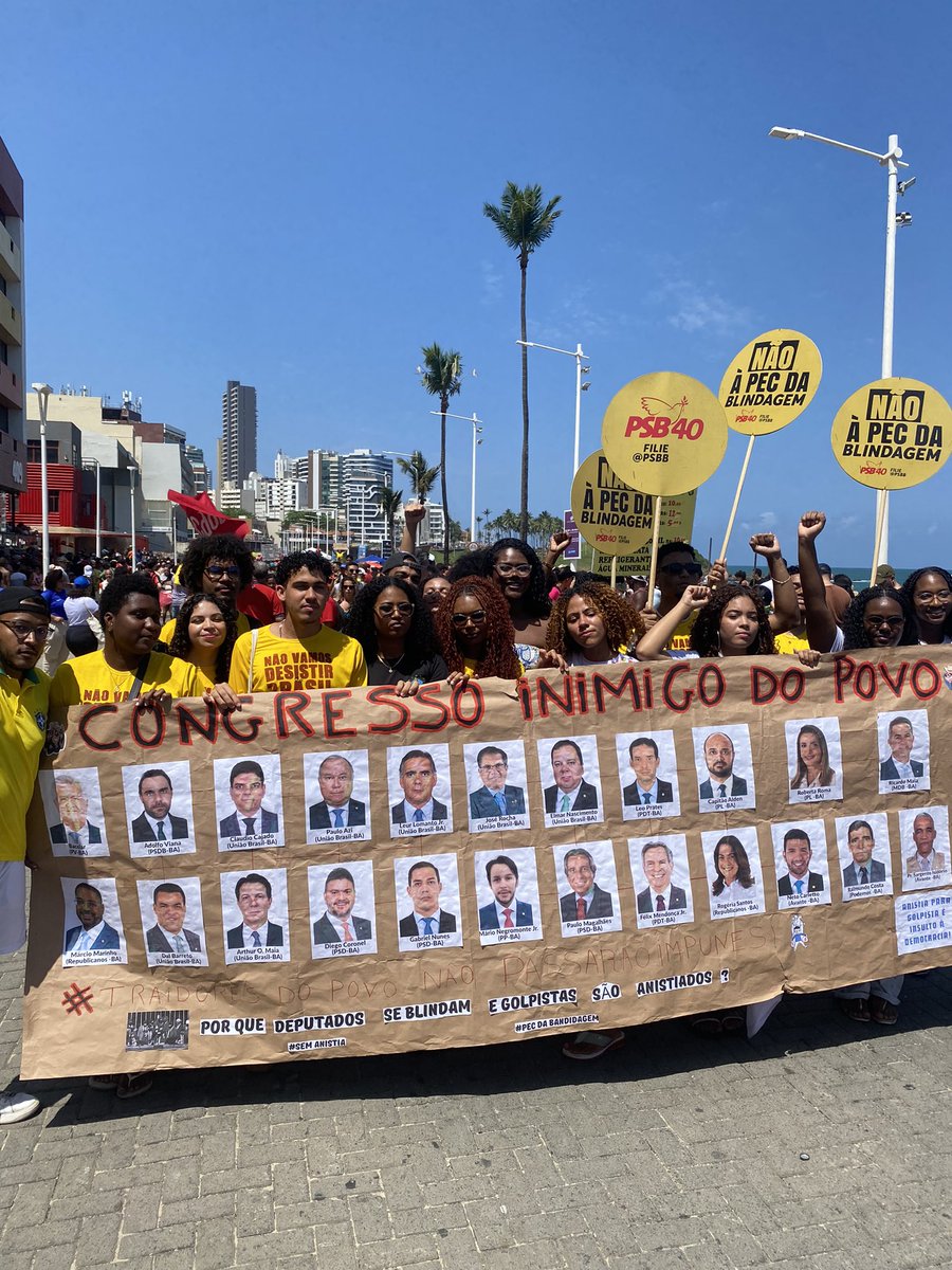 rrinaldoj's tweet image. NÃO ESQUECEREMOS DO ROSTO DE VOCÊS! TRAIDORES DE TODA UMA NAÇÃO!
Esses foram os deputados daqui da Bahia que votaram a favor da PEC DA BANDIDAGEM #SemAnistia #naoapecdablindagem