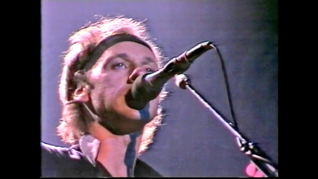 Kevenlaw's tweet image. Dire Straits "Private Investigations" Utterly, Utterly Sublime! &amp;amp; best listened to in a darkened room with headphones on &amp;amp; the sound turned right up! 😍🥰😍🥰😍 #Potp #PickOfThePops #DireStraits @Elizabeth241072