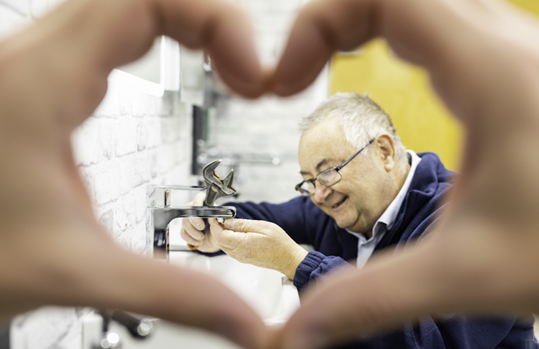 🥹 Did a plumber do you proud? 
Why not nominate them for an APHC Quality Plumber Week Award?✨  
👉 It’s quick, easy, and free:🔗 aphc.co.uk/quality-plumbe…
Let’s celebrate the best in class 🛠️ 
#Plumber #Homeowner #NominateNow #QualityPlumberWeek #CustomerAppreciation 🏆