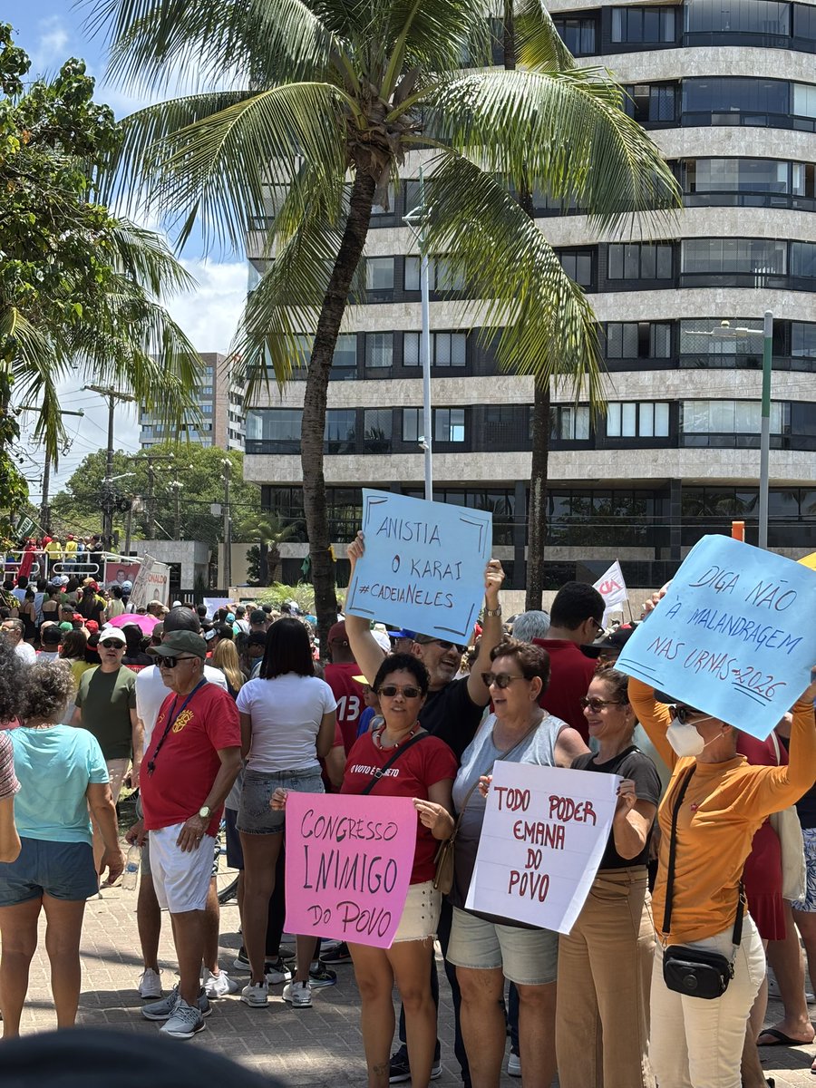 thefeeligs's tweet image. MACEIÓ FOI GIGANTE! 🇧🇷

#NãoAPecDaBlindagem #SemAnistia