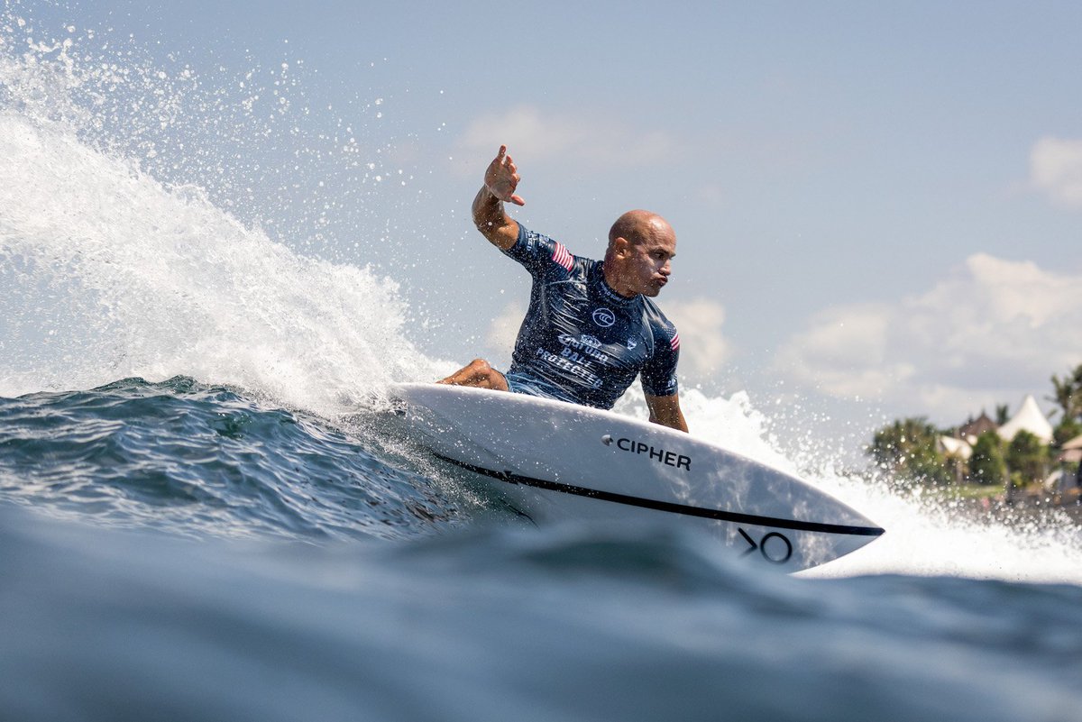 CipherLabsx's tweet image. Dev = bald
Dev&apos;s hero = bald

Time to cook.

@orithellama [wen llama the surfer pics?]