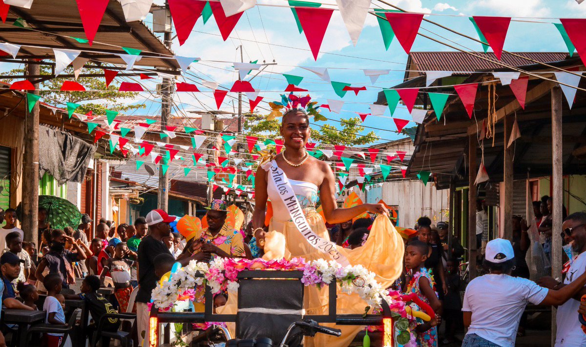 RadNalCo's tweet photo. #Tradiciones 🎉 Con los tradicionales desfiles o bundes, las calles de Vigía del Fuerte se llenan de color y alegría, marcando el inicio de las Fiestas Culturales y Patronales Virgen de las Mercedes 2025. 🎶

La comunidad ha vibrado al ritmo de las danzas afrocolombianas y la chirimía, celebrando con pasión nuestras tradiciones vivas. ¡Un verdadero homenaje a la cultura!