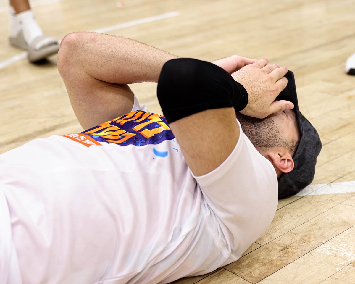 JordanCoblin's tweet image. Never give up on your dreams

4 years ago, I tore my ACL
A year later, I tore my meniscus — same knee
High school, I was unranked 
0 offers/0 scholarships

I wasn’t the biggest, fastest, or strongest growing up. 
Just a kid from Boca Raton, Florida
Chasing something no one else…