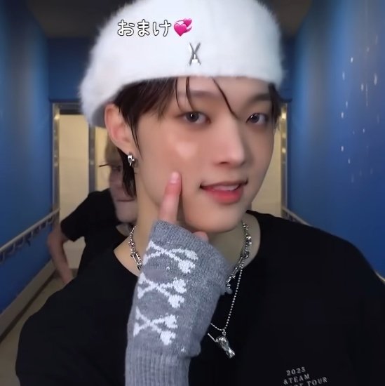 displaymob's tweet image. 동그란 눈에
까만 작은 코
하얀 털옷을 입은 예쁜 아기공