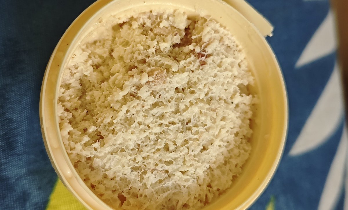 मोदक आईस्क्रीम.. 😋
.
. 
पहिल्यांदा म्हंटले कशी असेल टेस्ट, पण बेस्ट आहे.. ✨