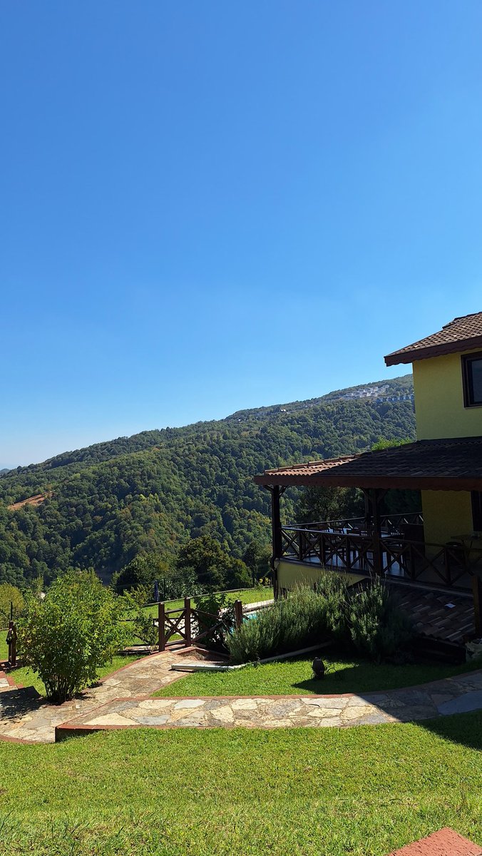 Bir yer bulduk, şehirden çok uzak...