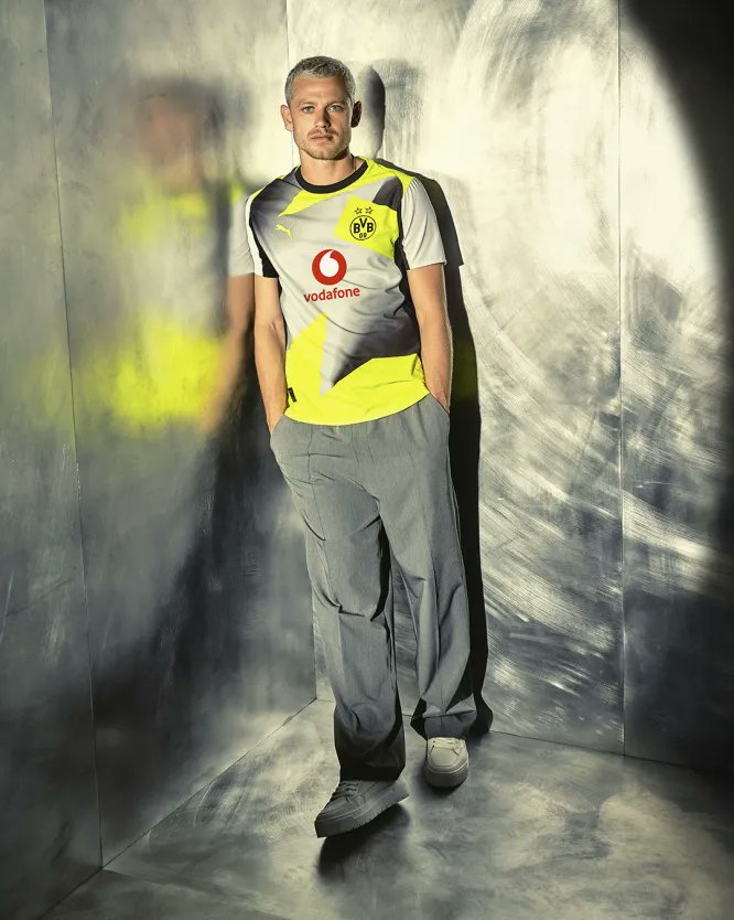 💛Le Borussia Dortmund et PUMA présentent le maillot extérieur 2025/26 totalement improbable avec un mélange de couleurs étonnant et des formes géométriques

📲 passionmaillot.fr/11-bundesliga