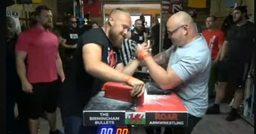 2 great matches at #Birmingham bullets today. 
Great experience. Learned a lot.

#armwrestling #armwrestler #toproll #strengthandconditioning