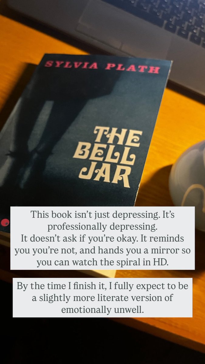 أفهم سيلفيا بلاث التي أنهكها الاكتئاب عمرًا بأكمله، حتى صار عقلها فرنًا يلتهمها قبل أن تلمسها النار. أرادت أن تُسكت رأسًا يضجّ بالشعر والفكر أكثر مما يحتمل الجسد، فوضعته في فرن ليفتك به. العذاب الخفي أفتك من أي عذابٍ مرئي، وأقسى وأشرس من أي لهب.