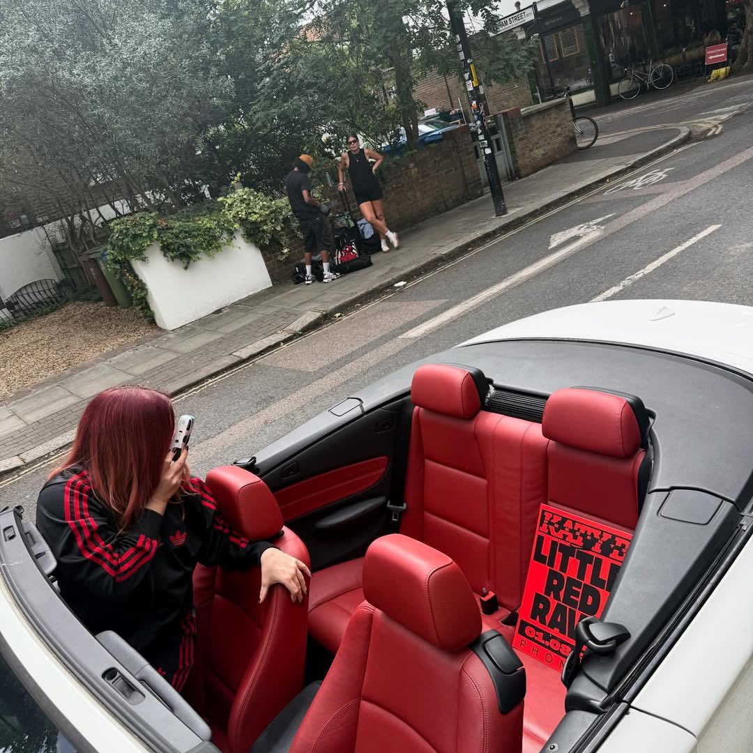 KATY B tweet media