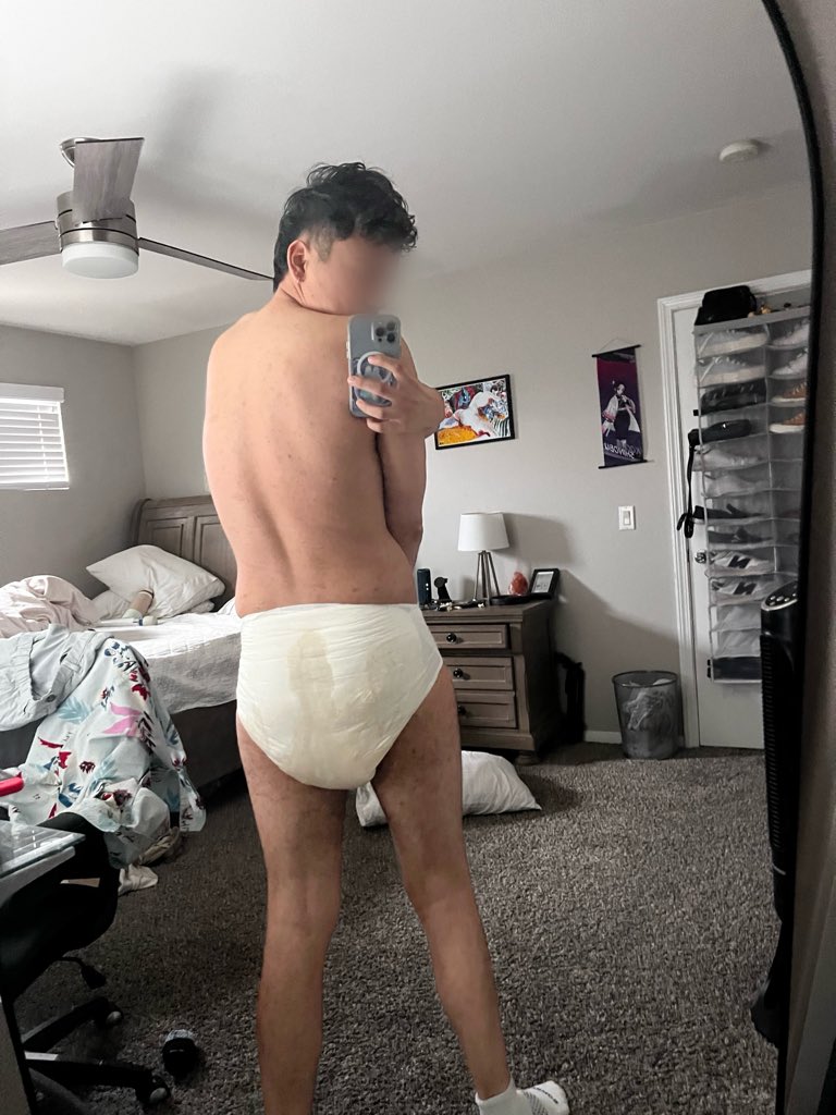 i love waking up in my pissy pamps
#abdl #gayabdl #adultbaby #diaperlover #diaper #diaperboy #diapergay #wetdiaper #messydiaper