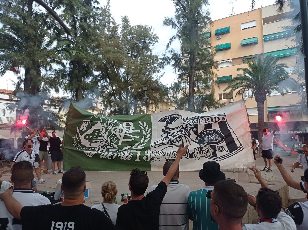 Queremos agradecer a nuestros hermanos cacereños su solidaridad ante el atropello que sufrimos ayer y su total apoyo a nuestros miembros expulsados. 

Cacereños y Romanos siempre hermanos.