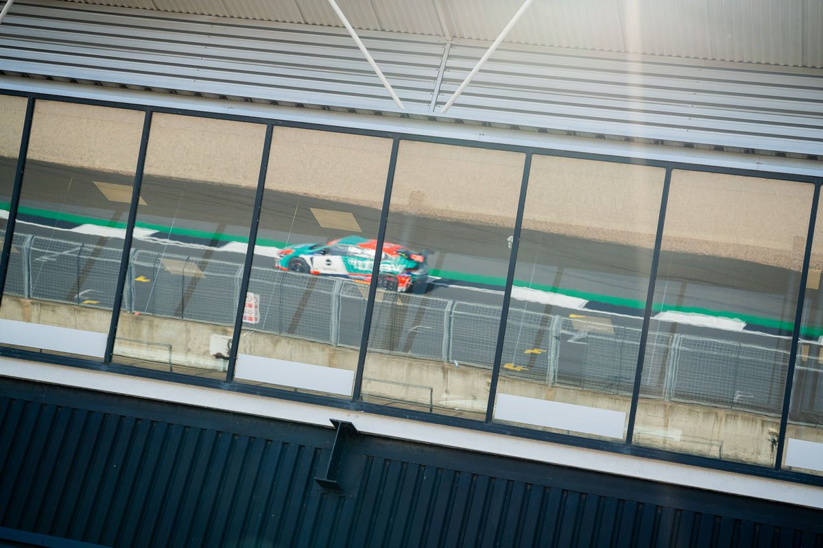 TomChilton_'s tweet image. Tough day on track, but finishing P8 in Race 3 is a positive way to wrap things up! 💪 Huge thanks to the team for all their hard work, looking forward to the final round at Brands Hatch in 2 weeks!

#BTCC #EXCELR8 #TeamVERTU #birchgatwick @VertuMotors @Excelr8M