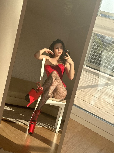 Lady Perse/ Findom tweet media