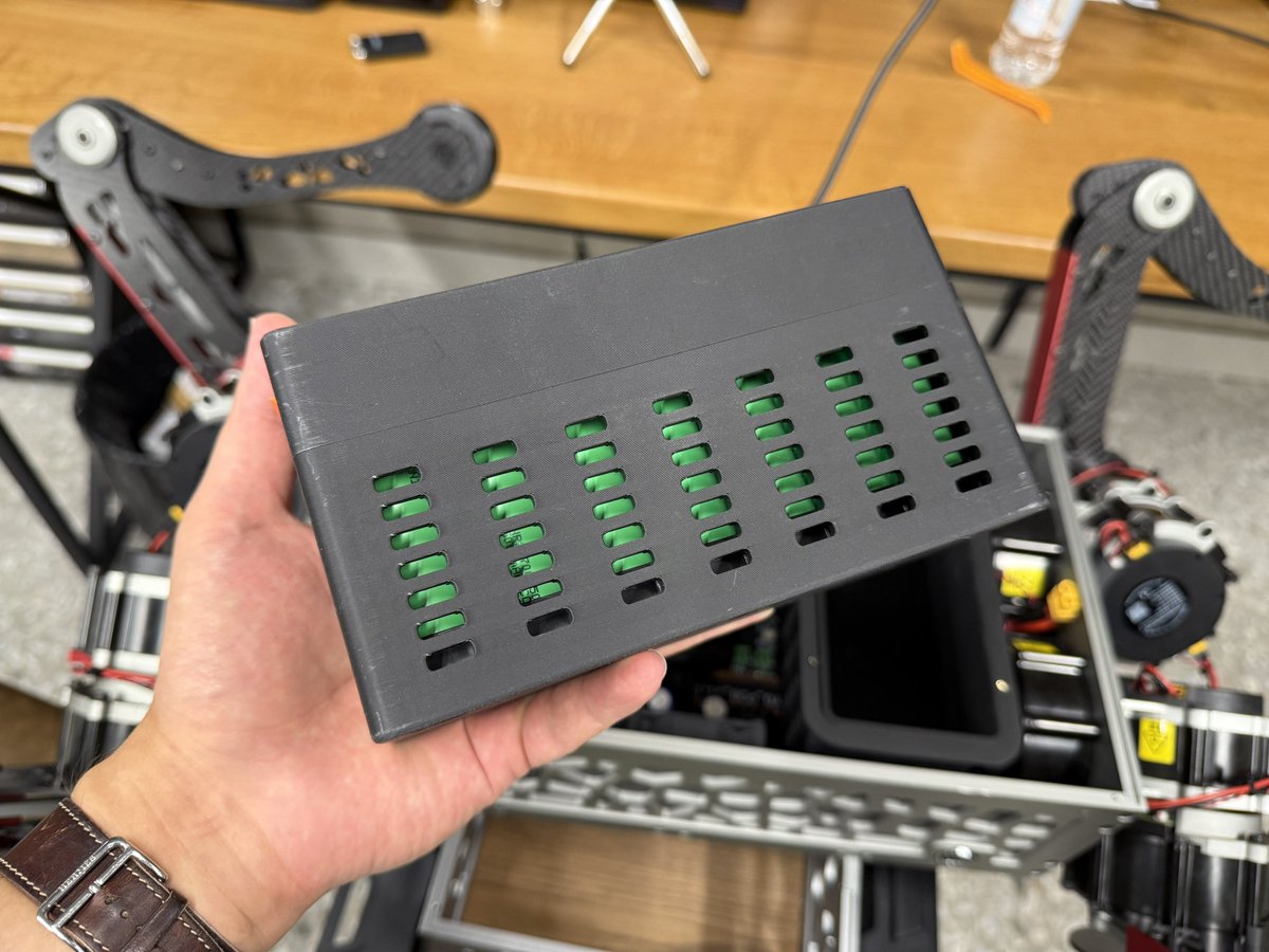 suren_at's tweet image. weekend update: you shouldn’t see the internals of a battery pack

before/after