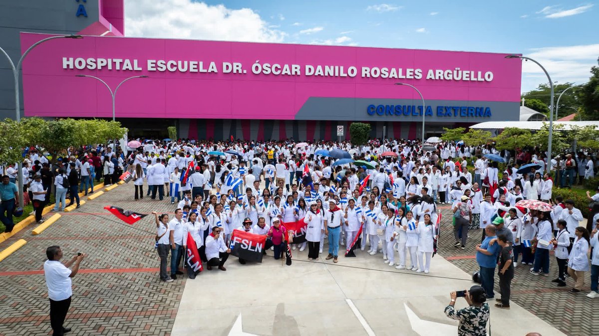 León recibe el nuevo Hospital Escuela Dr. Óscar Danilo Rosales . 
Con el compromiso del Buen Gobierno Sandinista , se entregó en León un hospital moderno que garantiza atención digna y de calidad para 23 municipios del occidente.
#4619SiempreMásAllá