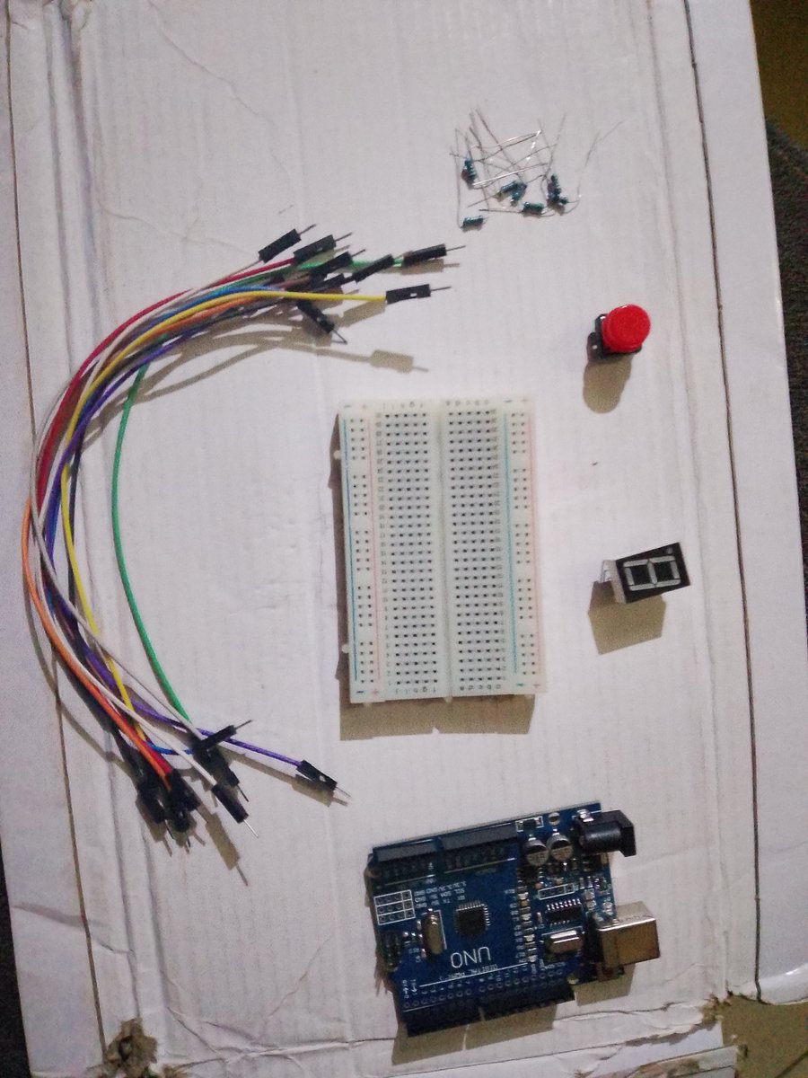 Marvel_14_code's tweet image. I made a 0-9 counter using my Arduino uno. The button starts and stops the counter. After some complex wiring, I am done.
The code that I programmed to the uno is shown in the image below.

#iot #Arduino #Coding #tech #Robotics #Nigeria #Electronics #computer