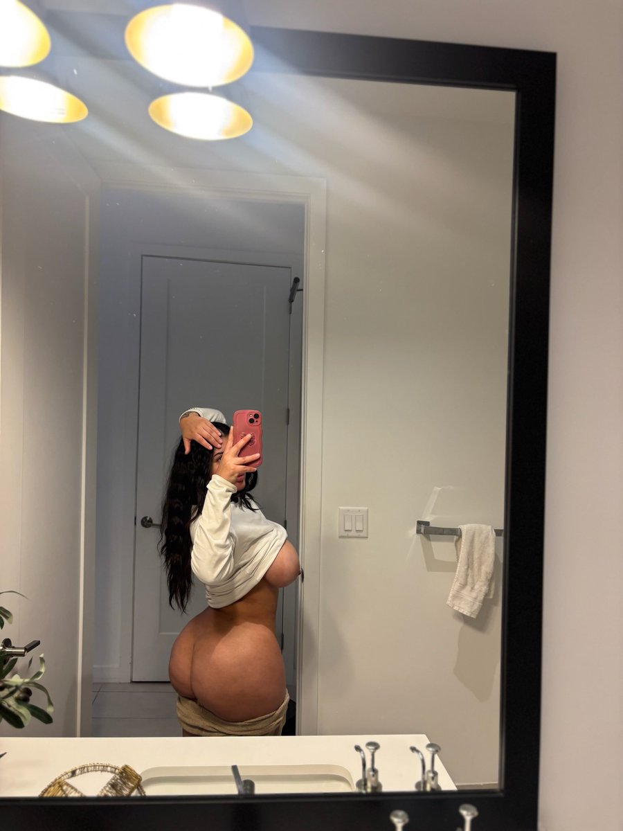 april 😍 tweet media