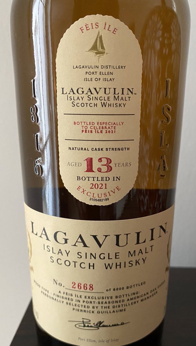 FatWhiskyBoy's tweet image. Winter is coming, quite cold today 🥶
Pretty close to 9 out of 10 @LagavulinWhisky #singlemalt #scotch #whisky  Excellent dram, perfectly balanced, the Port just ads subtle notes, not drowning it. Real nice peaty notes combining with beautiful fruitiness and freshness. Love it 👍🏻