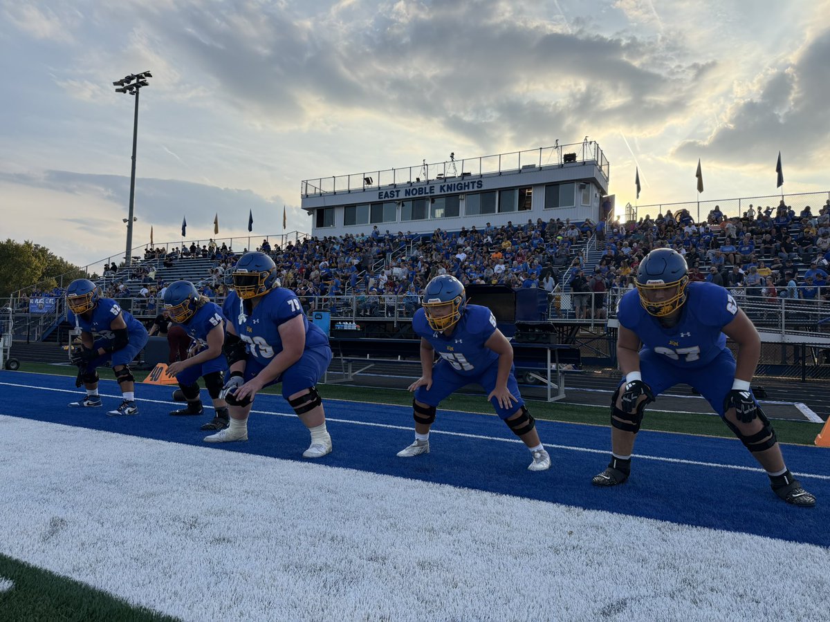 Another big investment in our OLine! A big thank you to the boosters and United Ortho for outfitting our line with HIGH QUALITY knee braces. The boys are in love with them!