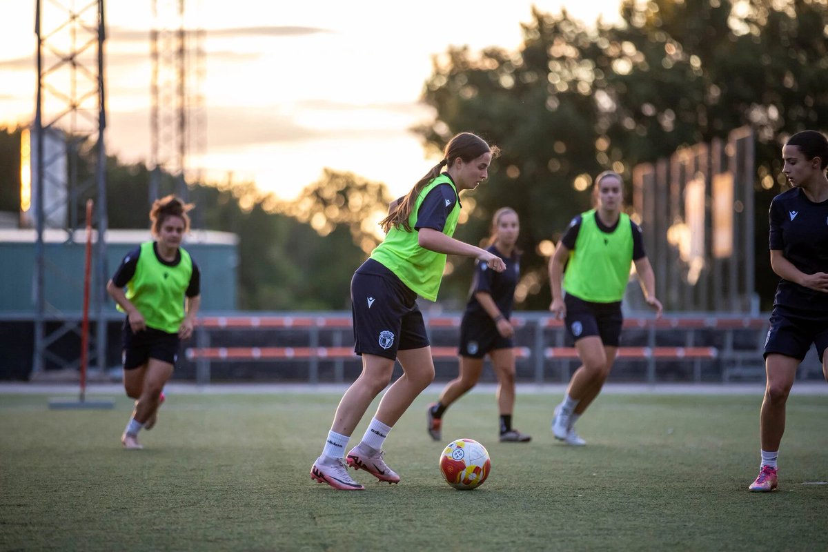 𝐍𝐔𝐄𝐕𝐎 𝐓𝐑𝐀𝐒𝐏𝐈𝐄́𝐒

😢 Nueva derrota del BCF Femenino, esta vez ante el <a href="/RacingFemenino/">Racing Féminas</a>.
⚽️ Tras el 0-2, el gol de Cata solo sirvió para maquillar el marcador.

BCF 1⃣
RAC 2⃣

#BCFFemenino