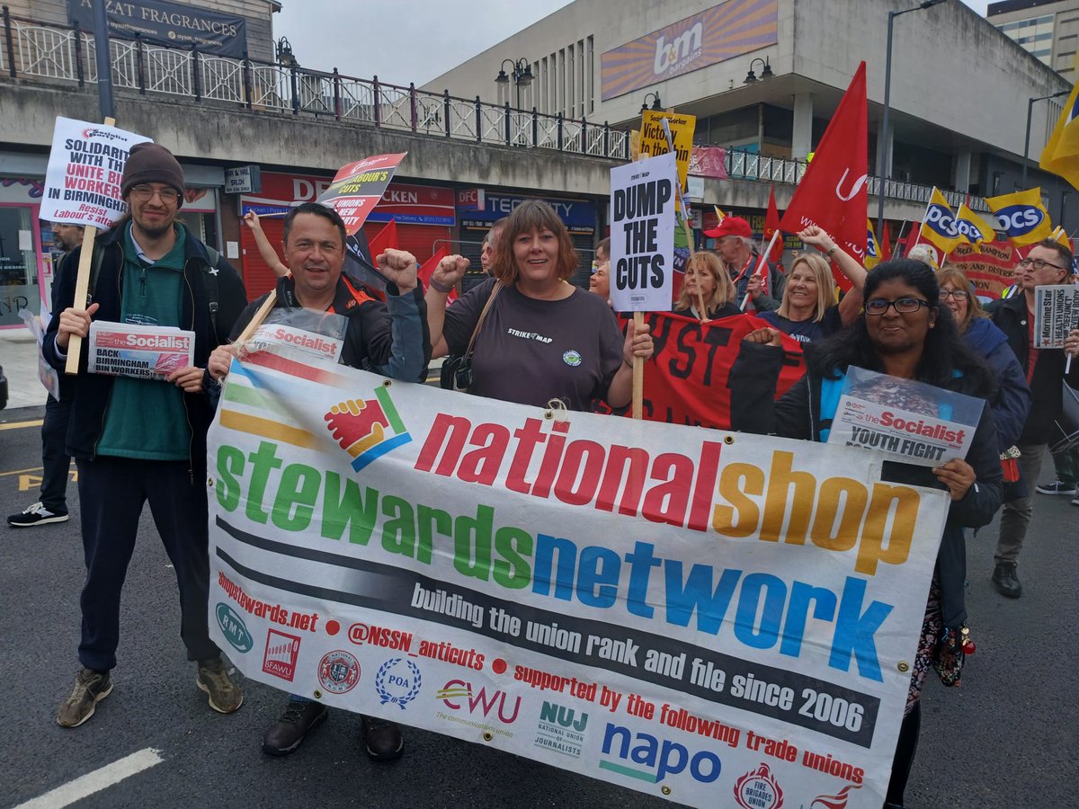 "This city wasn't built by people in suits and ties. It was built with the blood sweat and tears of working class people"

We joined hundreds of trade unionists in an incredible show of solidarity yesterday with the bin workers as they continue their struggle against pay cuts.