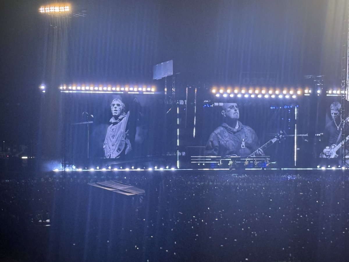 RealCruz's tweet image. ⁦@liamgallagher⁩ Happy Birthday!!