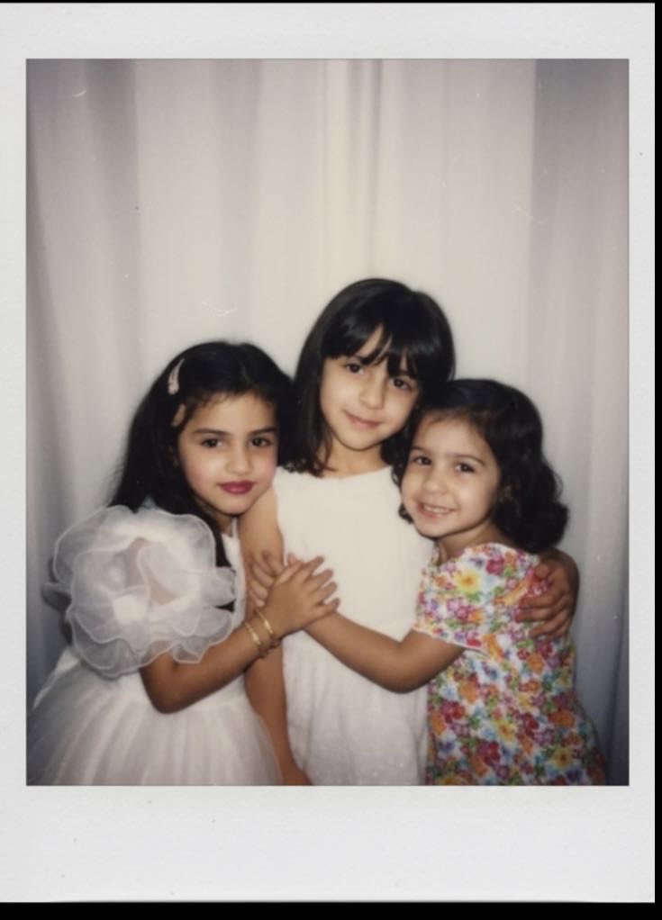 حَبِيبُ قَلْبِي وَرُوحُ قَلْبِي 
يَا أَغْلَى النَّاسِ 
يَا أَحْلَى النَّاسِ 
يَا كُلَّ النَّاسِ ❣️