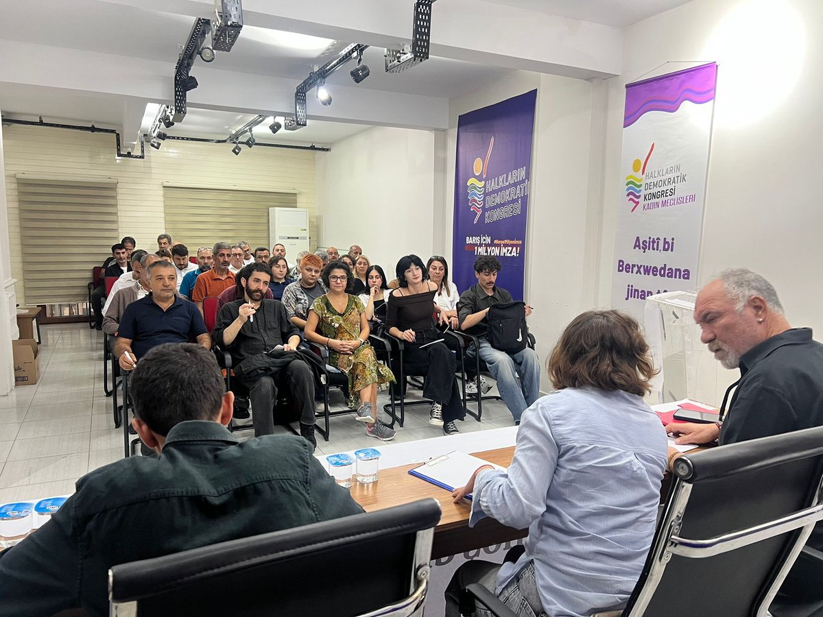 dempartistanbul's tweet photo. HDK İstanbul İl Meclisi’ nin “Halkların Barışı ve Özgürlüğü İçin Demokratik Siyaset, Demokratik Toplum!” şiarıyla düzenlediği 14. İl Kurulu’nda görev alan tüm arkadaşlara başarılar diliyoruz.
Demokratik ve özgür toplumu birlikte mücadele ederek inşa edeceğiz. https://t.co/aLPTBnFrts