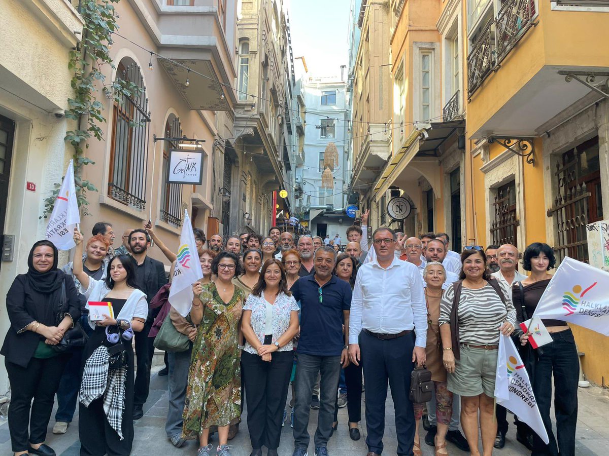 dempartistanbul's tweet photo. HDK İstanbul İl Meclisi’ nin “Halkların Barışı ve Özgürlüğü İçin Demokratik Siyaset, Demokratik Toplum!” şiarıyla düzenlediği 14. İl Kurulu’nda görev alan tüm arkadaşlara başarılar diliyoruz.
Demokratik ve özgür toplumu birlikte mücadele ederek inşa edeceğiz. https://t.co/aLPTBnFrts