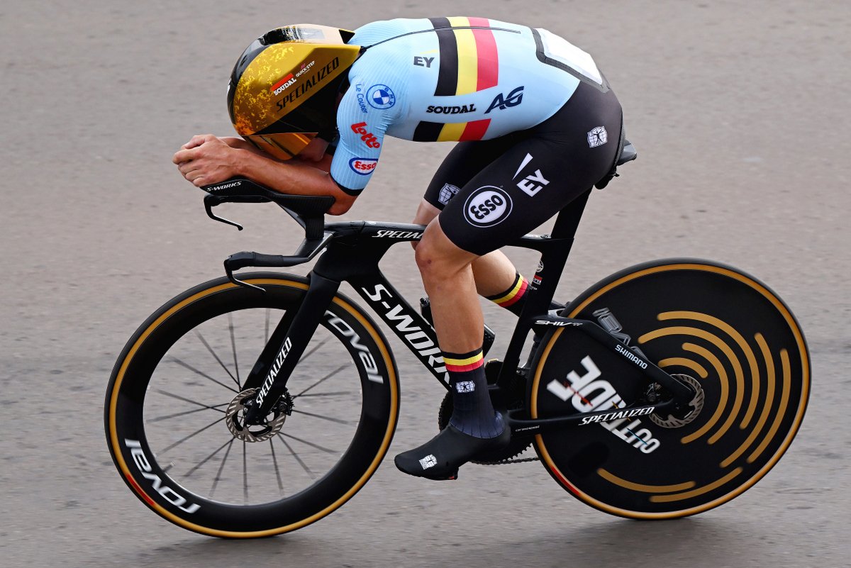 La crono de Indurain en Luxemburgo es la más nombrada al destacar la mejor de la historia. 
Creo que lo de hoy de <a href="/EvenepoelRemco/">Remco Evenepoel</a> en Ruanda abre debate. 
Tercer título mundial 🌈 y con su edad, si continúa al nivel, puede ser el mejor croner de la historia.