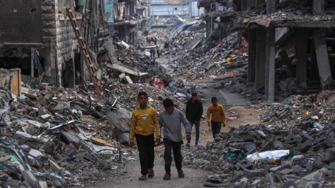 My dear friends in the UK 🇬🇧, the US 🇺🇸, and kind hearts everywhere, our prayers are always for you💔
Our tent in north Gaza was bombed, and now we sleep in the street with nothing. My injured sister — whom you have always helped — cries from the cold at night and suffers under