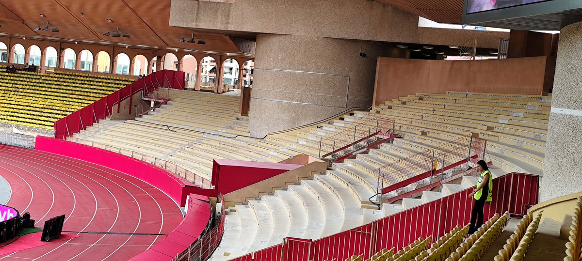 pupuce0669's tweet image. Les travaux du louis 2 ont commencé, fermeture de certaines tribunes.
#ASMFCM