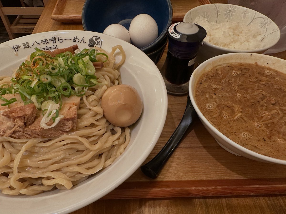 dai_oga23's tweet photo. #伊蔵八味噌らーめん  #つけ麺  #香がし味噌つけめん  #渋谷 https://t.co/wwFc4crm8D