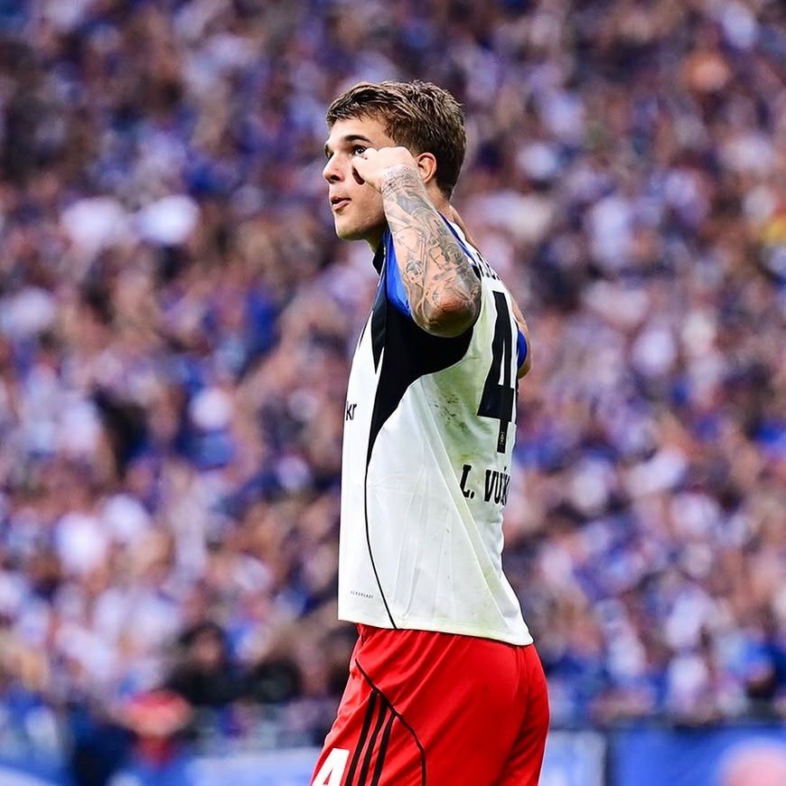 🇭🇷⭐️ | Luka Vuskovic (18, CB, on loan from <a href="/SpursOfficial/">Tottenham Hotspur</a> ) was Man of the Match for Hamburger SV vs Heidenheim:

▫️ ⚽️ 1 goal
▫️ 🎯 54/66 passes (most in match, 82%)
▫️ 🛡️ 17 defensive actions
▫️ 🧹 14 clearances (7 headed)
▫️ 💪 8 duels won (most in match)

Outstanding display