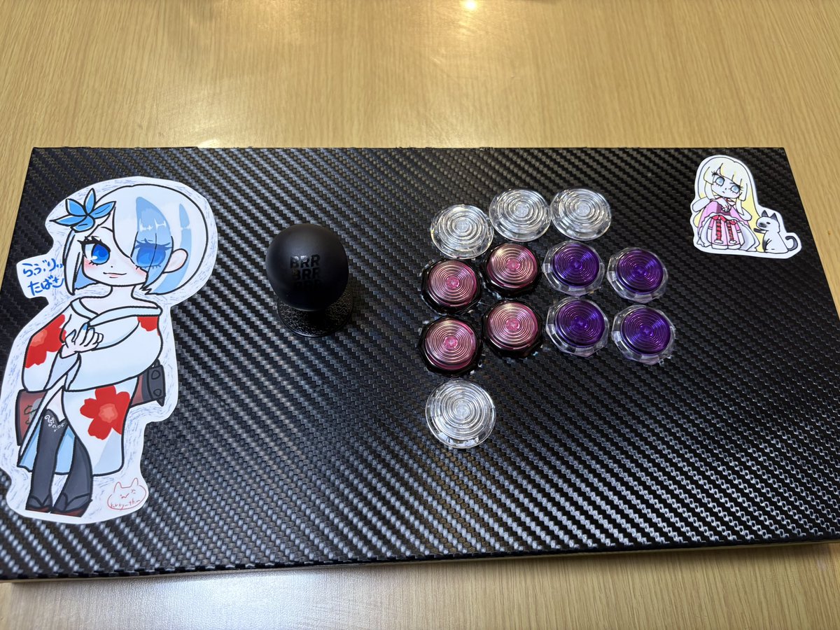 ずっと前から気になって製品
今日届いて実際に使ってみて凄く手に馴染んでいい感じです236入力しやすい鉄拳でもおすすめです