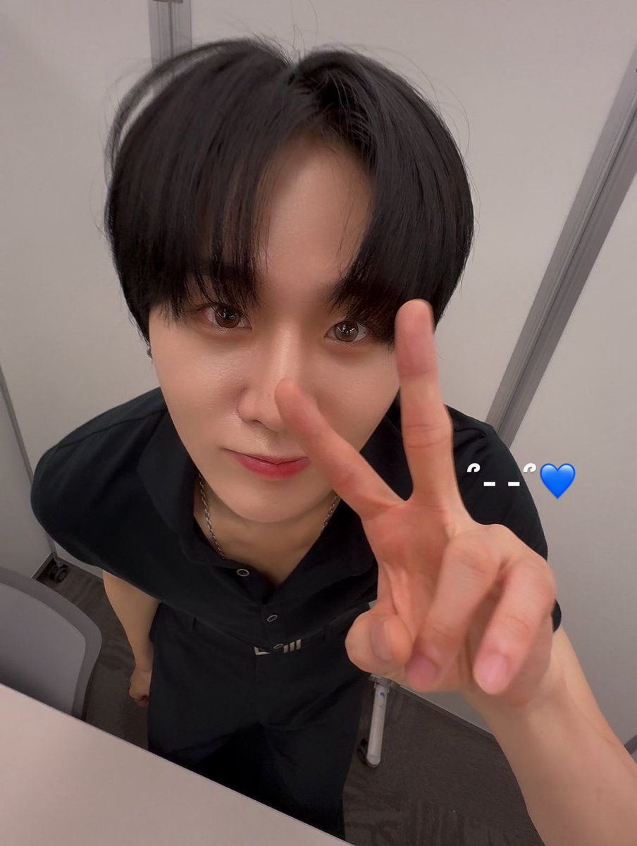 오늘의 윤서🤍🖤

 #지윤서