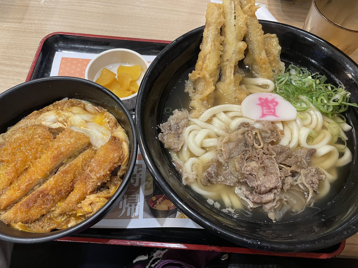 北九州の思い出🥰
ここちゃんとなおさんの隣〜🤩
めっちゃええ席でしょ〜( *¯ ꒳¯*)✨

instagram.com/p/DO3dzbUkrI9/…