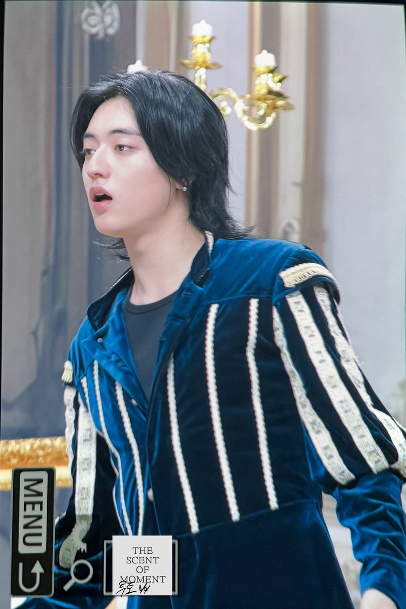 250921 LOVE PULSE 컨셉 팬사인회
이분은 장르가 다르신데 왕자아니고 공주아닌지. 
#하루토 #HARUTO 
#TREASURE #트레저