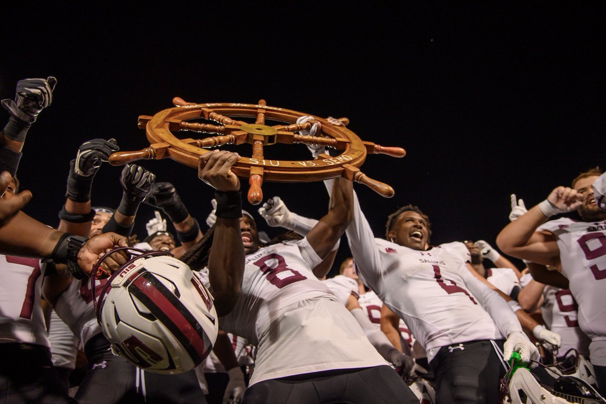 Brought something back with us to Southern Illinois.. 😎

#Salukis | #BuiltFor