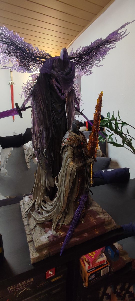 PureArtsLimited's tweet image. Natalia set up her MASSIVE Dark Souls III Pontiff Sulyvahn Deluxe Edition 💜

Get yours now ➡️ ow.ly/p6oU50WVmCm

📸 Show us your PureArts collection! Tag us &amp;amp; use #PureArtsSnap