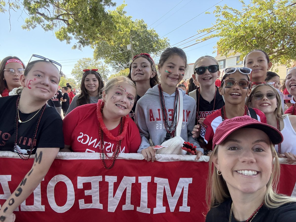 Tracey Hanes tweet media