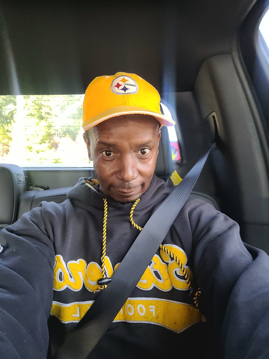 MBaystate's tweet image. Happy Sunday morning!! On the way to the #Steelers  #Patriots game    Go #Pittsburgh #412