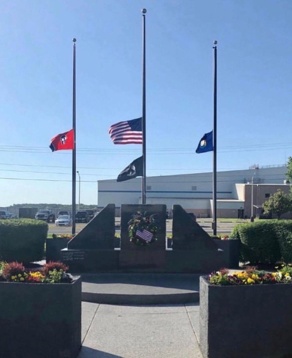 op_hawkeye's tweet image. 9.21.1981 ~ CW3 John Williams 🇺🇸

#OpHawkeyeRemembers #JohnWilliams #160thSOAR #NSDQ @blackhawk160th #supportourSOFcommunity #Operation_Hawkeye

📜 nsa160.com/media/files/fi…