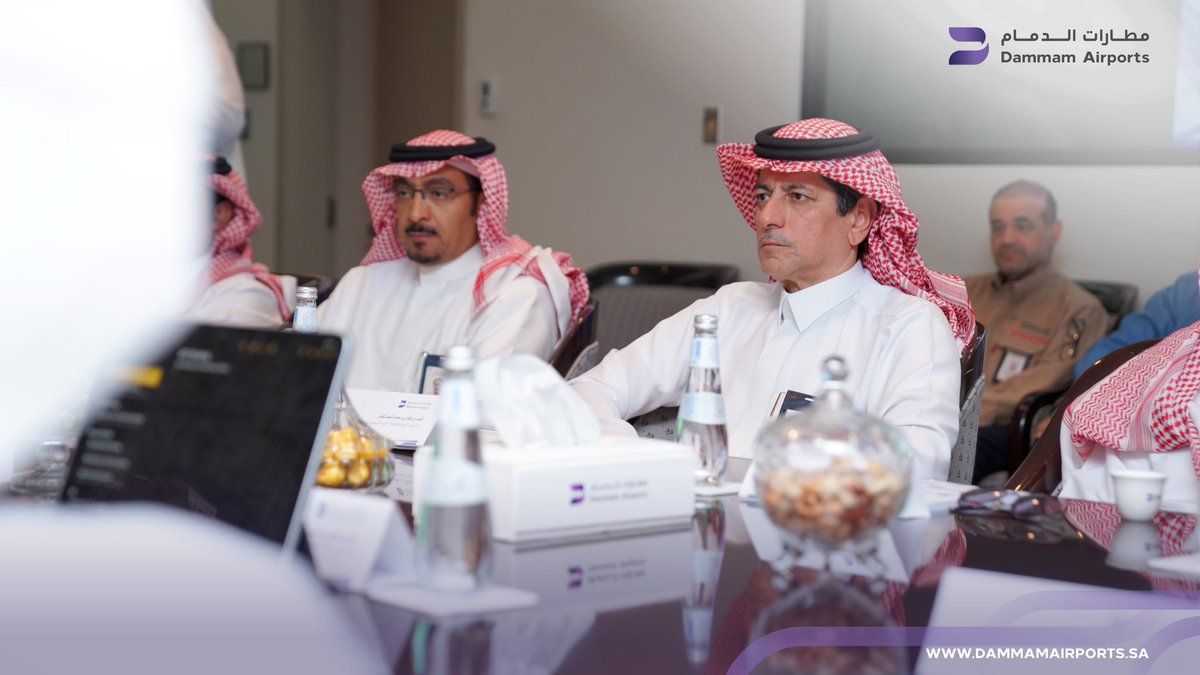 DACOKSA's tweet image. The CEO of #DammamAirports, Eng. Mohammed A. Al-Hassany, met with Eng. Fouad Al-Abdulqader, VP of Distribution in the Eastern Sector at the Saudi Electricity Company @ALKAHRABA , to discuss the latest developments in energy projects and infrastructure supporting…