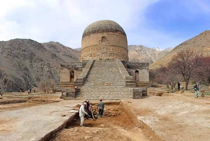 IndiaHistorypic's tweet image. 4th Century A.D Buddhist Stupa at Topdara Near Bagram ( Ancient City of Kapisa ) In Afghanistan