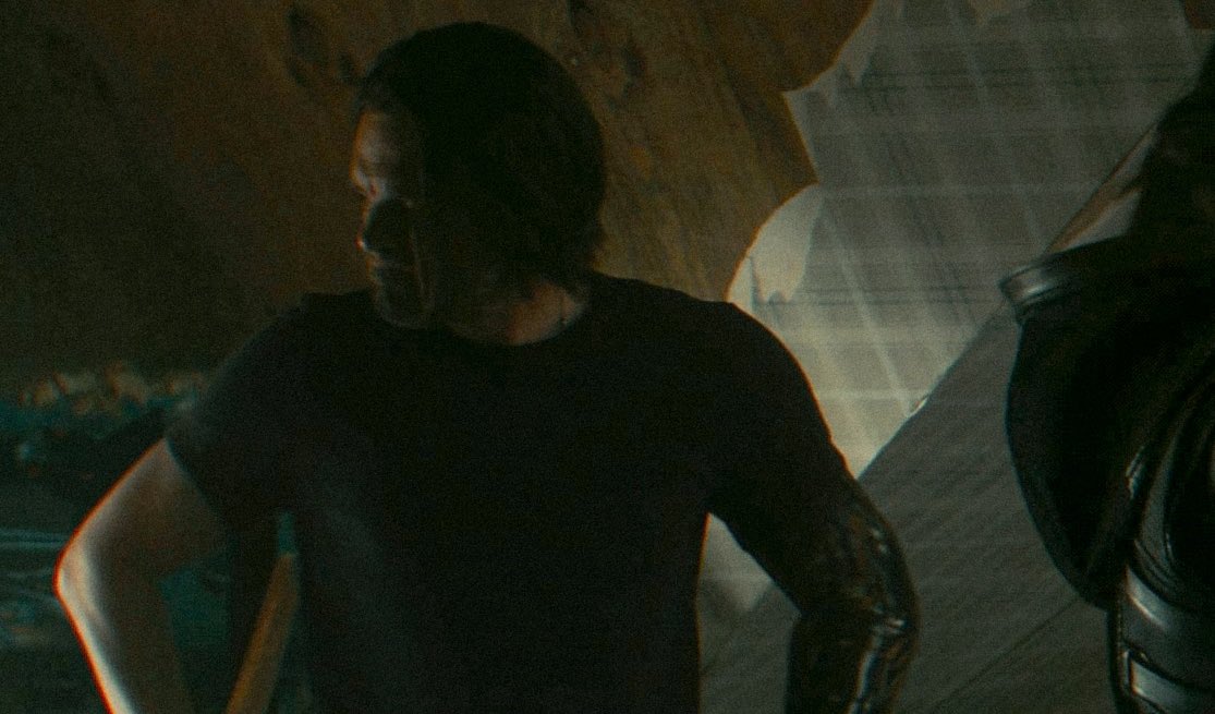 Remember how in Thunderbolts Bucky just downplayed his shame room as if it was nothing? This was him a minute later while nobody was looking at him. Everyone else was still there but nobody saw him… 💔
#SebastianStan