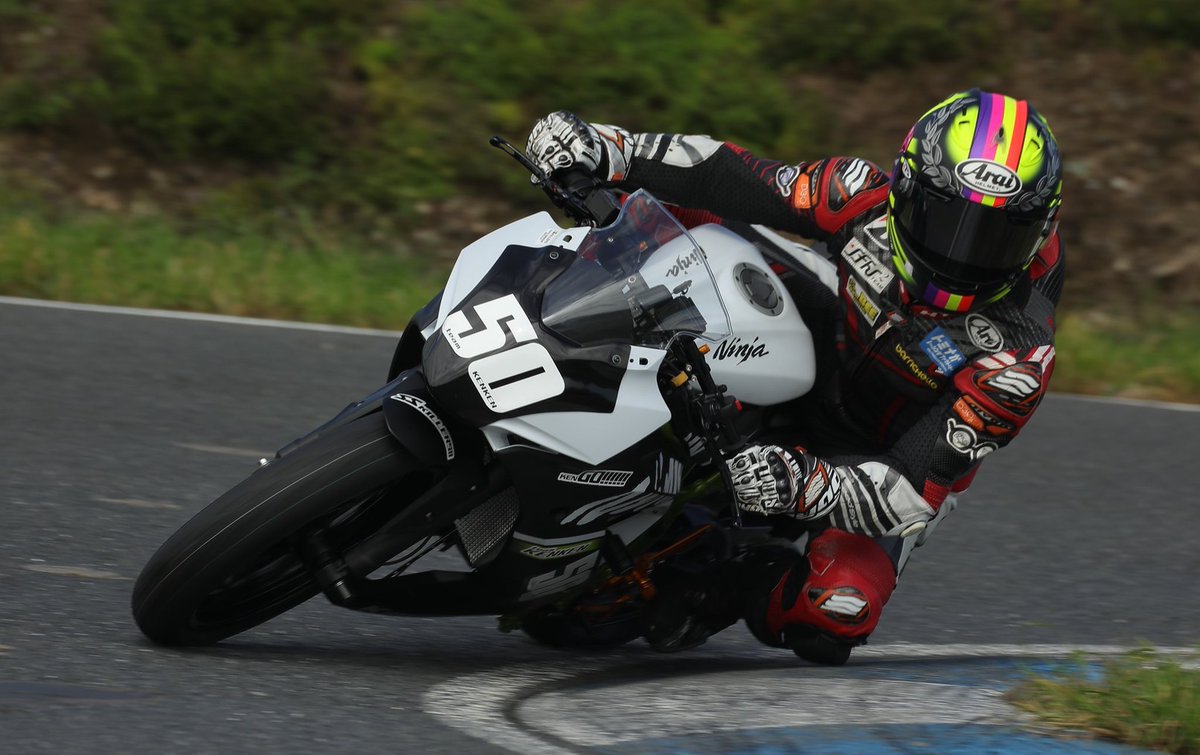 ken50_MCZ's tweet photo. 2025 #SSKILLERS 第3戦 single4-E
Pole to WIN🥇&amp; Record break💥

初乗りバイクのぶっつけレースでしたが何とかまとめられました！
タイムは伸ばし切れずでしたが、何度もセット変更に付き合って頂き感謝です。
なにより楽しかった!!!ありがとうございました!!!

さて。岡山へGO。

#班長s https://t.co/pZmkUUnIwK
