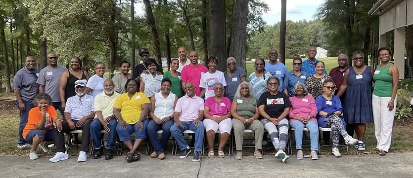 CFamC's tweet image. CFC's 60+ group The Season Saints had a great time @ the Annual End-of-Summer Outdoor Gathering at the Mann's! Thank you for hosting once again Elder Robert &amp;amp; Mother Mattie Mann. Thank you Bishop, Lady Mia, &amp;amp; S S Directors, Erica &amp;amp; Lorraine for your love, prayers &amp;amp; planning.